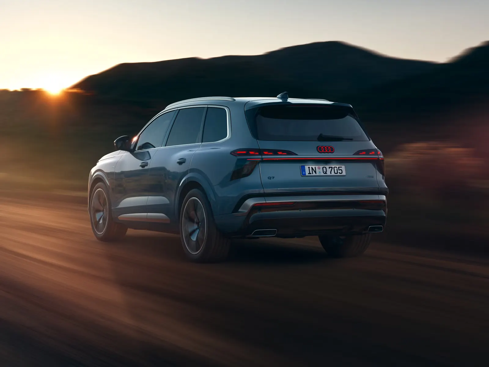 Der Audi Q7 SUV naplementében halad