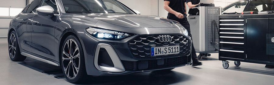 Audi modell egy szervizben